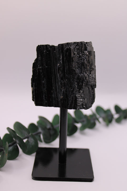 Schwarzer Turmalin auf Ständer 🖤 XY28