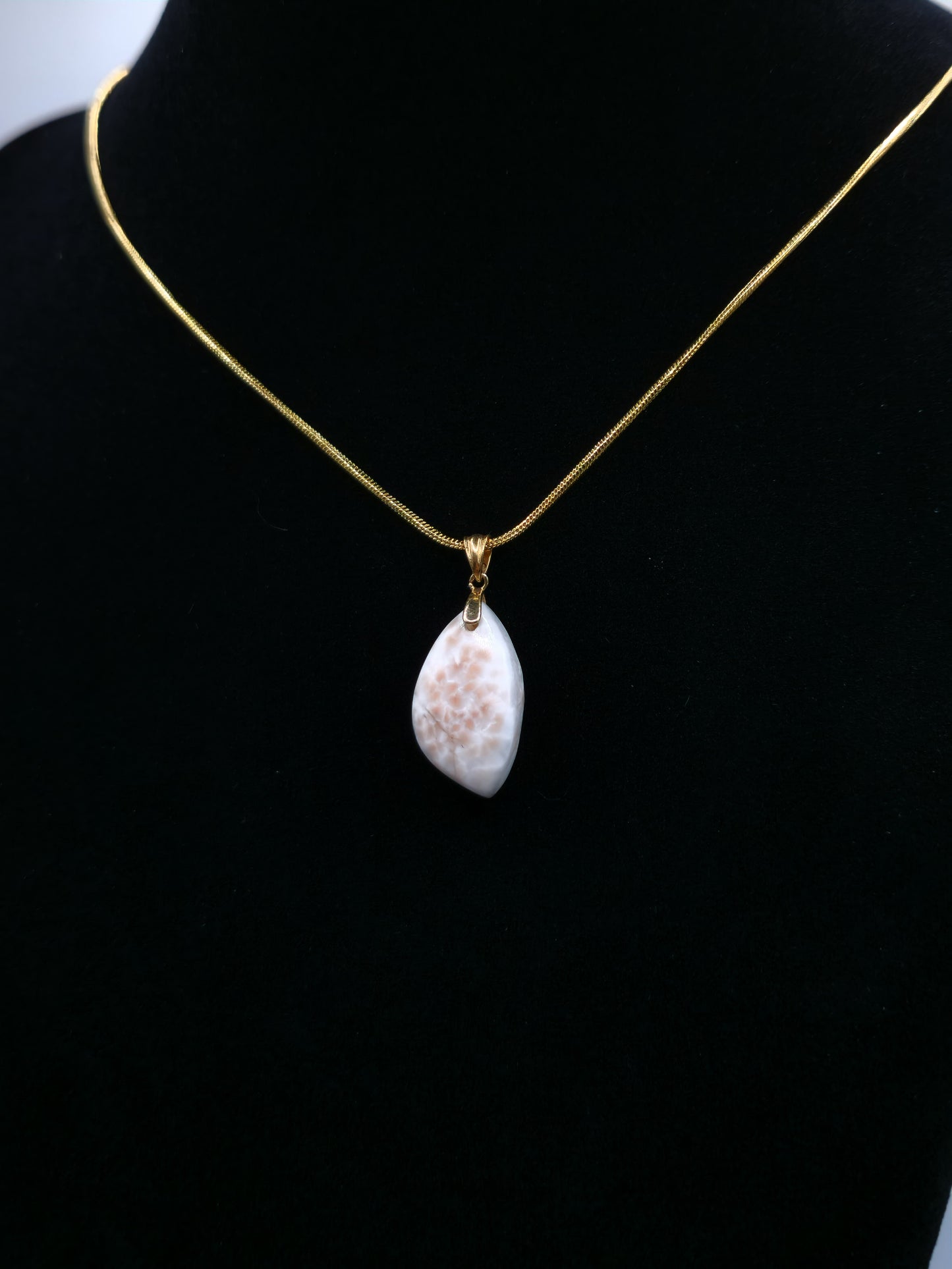 Pink Larimar (Natrolith) 18k Gold Anhänger