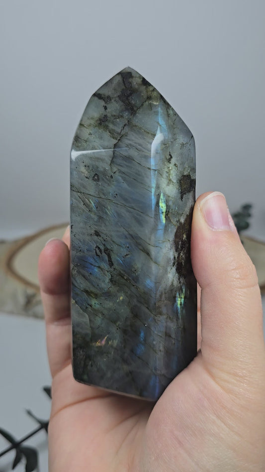 Labradorit Turm 🌈 LT48