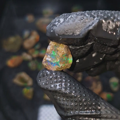 Wasseropal aus Äthiopien 🌈 4,84g