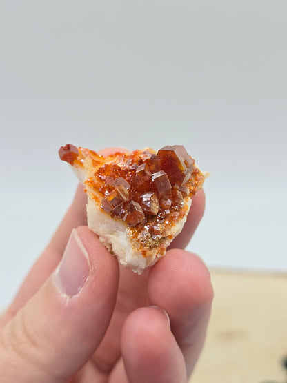 Vanadinit auf Baryt aus Marokko 🔥 7 – 20€