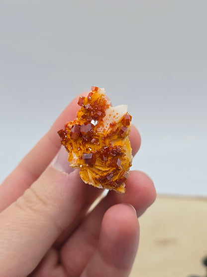 Vanadinit auf Baryt aus Marokko 🔥 7 – 20€