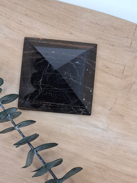 Schwarzer Turmalin Pyramide 🖤  AI37