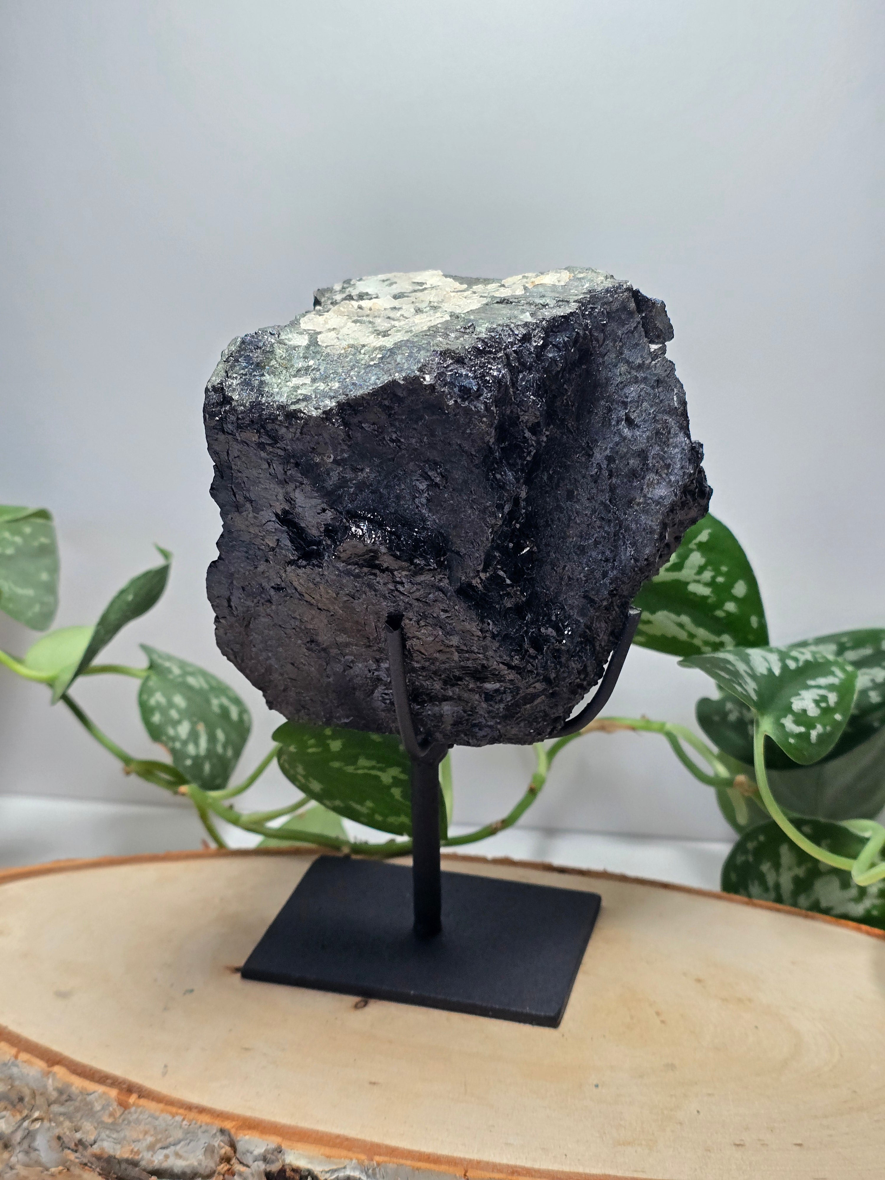 Schwarzer Turmalin auf Ständer 🖤