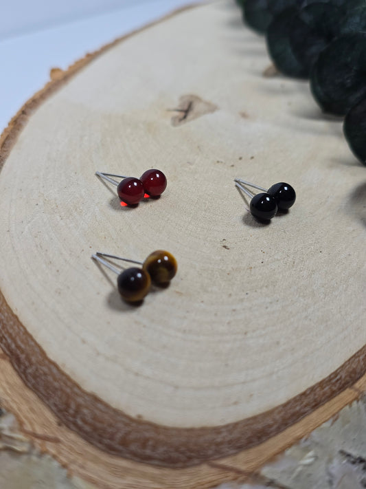 Ohrringe aus verschiedenen Materialien 🌌