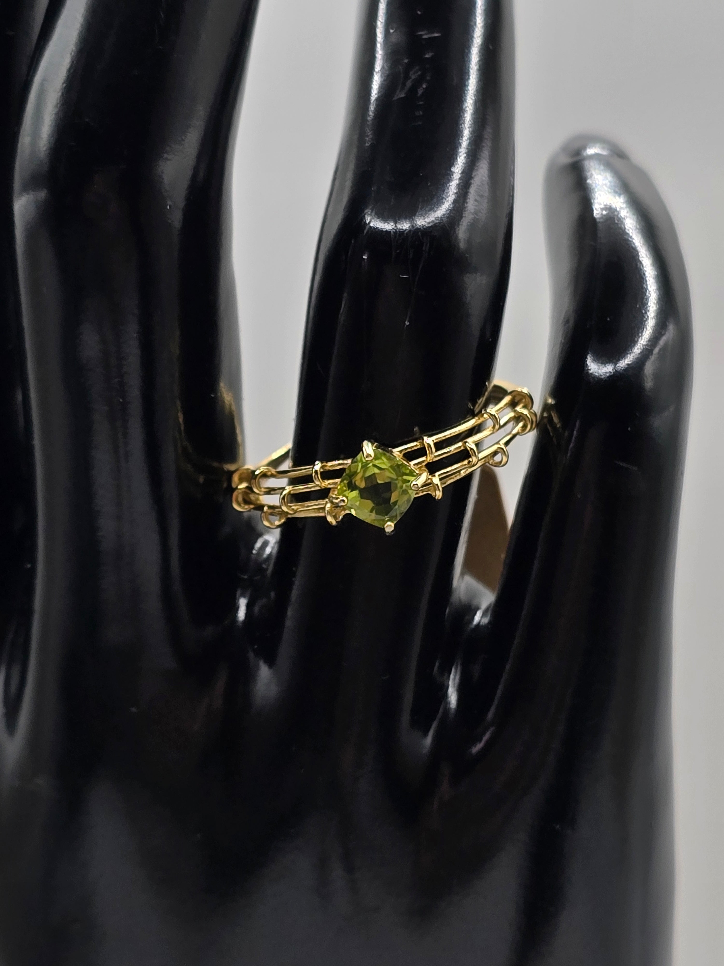 Peridot Ring 💍 B26