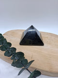 Schwarzer Turmalin Pyramide 🖤  AH63